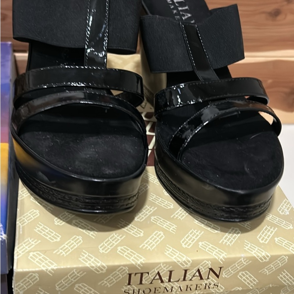 Italian Shoemakers Black Platform Sandals with Glossy Straps